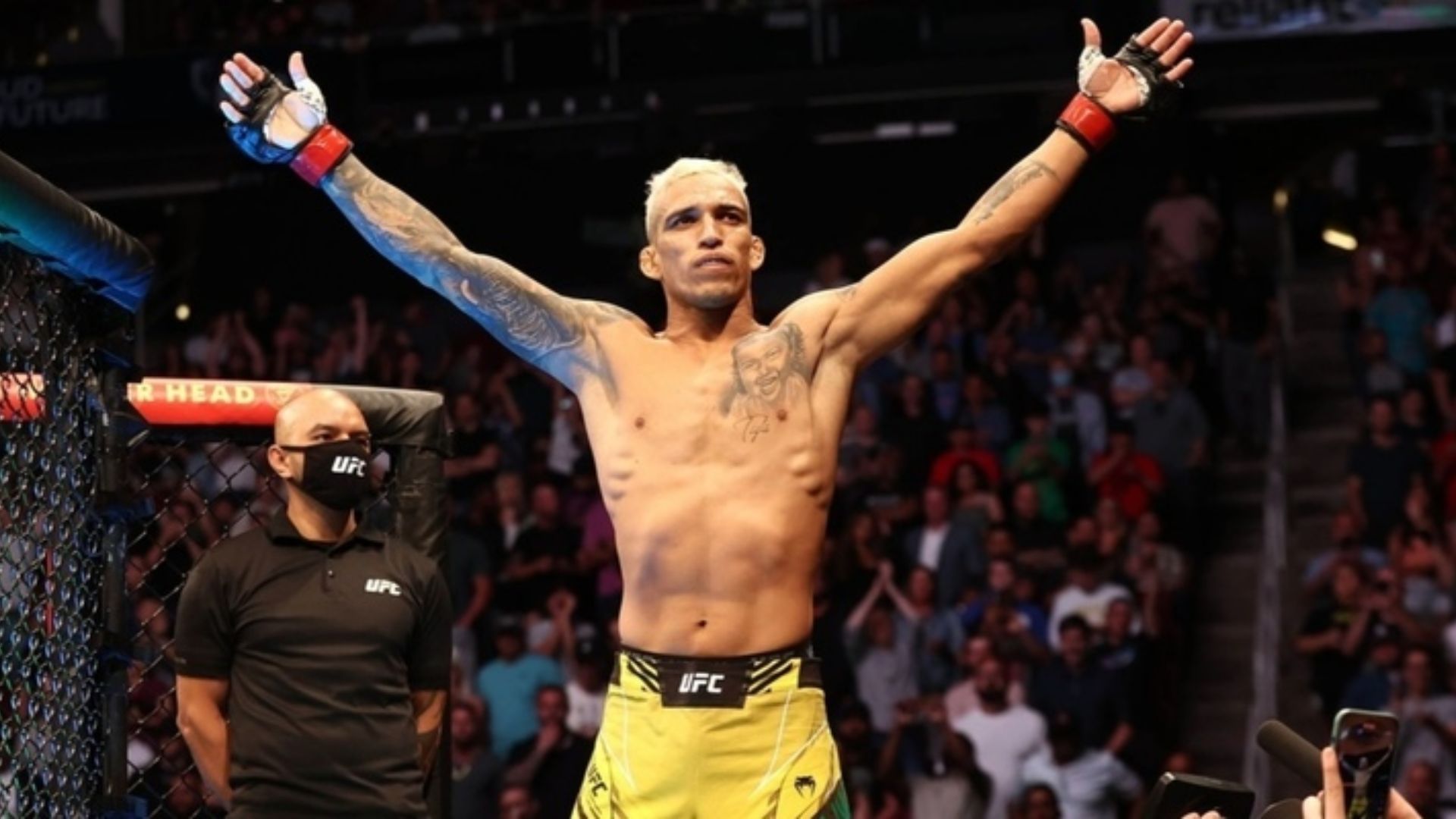 Kekayaan Bersih Bintang UFC Charles Oliveira